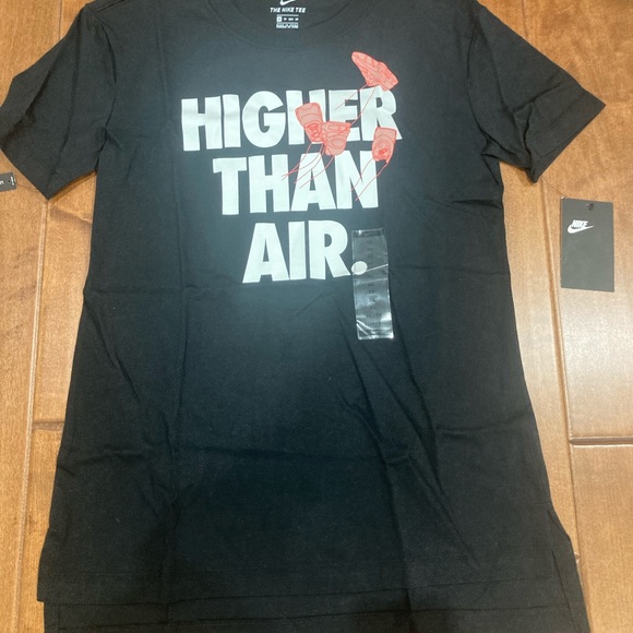 Nike T-Shirt - Picture 2 of 3